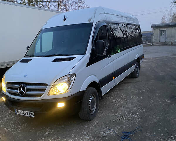 Белый Мерседес Sprinter, объемом двигателя 2.99 л и пробегом 750 тыс. км за 13800 $, фото 1 на Automoto.ua