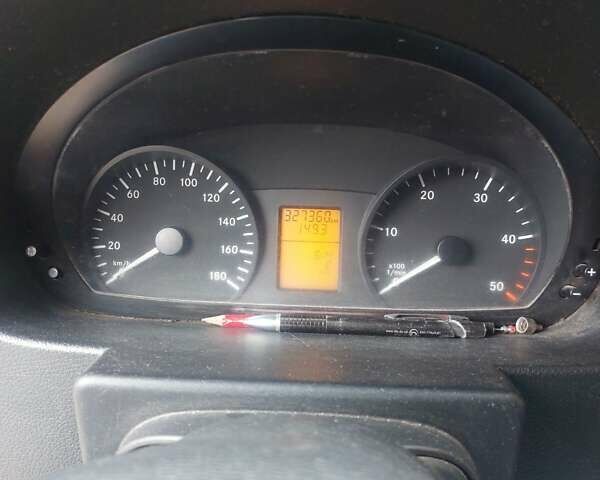 Белый Мерседес Sprinter, объемом двигателя 2.1 л и пробегом 327 тыс. км за 10700 $, фото 1 на Automoto.ua