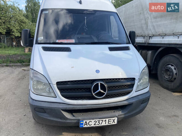 Білий Мерседес Sprinter, об'ємом двигуна 2.2 л та пробігом 680 тис. км за 10800 $, фото 1 на Automoto.ua