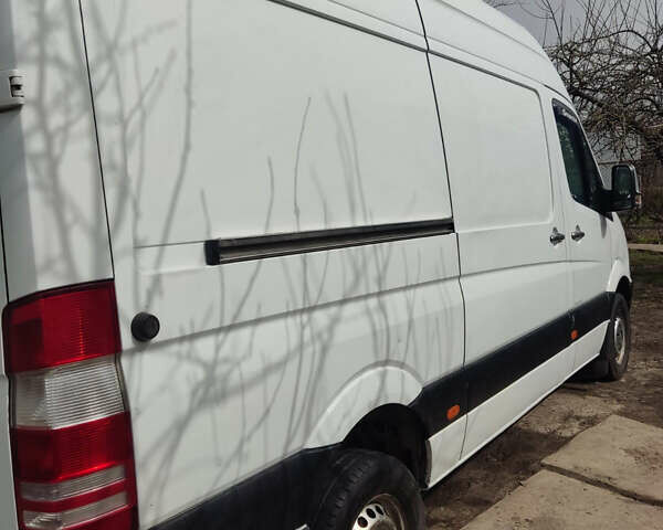 Білий Мерседес Sprinter, об'ємом двигуна 2.14 л та пробігом 300 тис. км за 10800 $, фото 1 на Automoto.ua