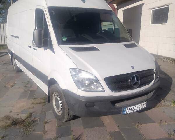 Белый Мерседес Sprinter, объемом двигателя 2.1 л и пробегом 271 тыс. км за 11000 $, фото 1 на Automoto.ua