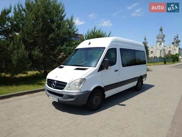Белый Мерседес Sprinter, объемом двигателя 2.14 л и пробегом 550 тыс. км за 8700 $, фото 1 на Automoto.ua