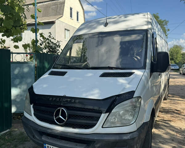 Білий Мерседес Sprinter, об'ємом двигуна 2.14 л та пробігом 372 тис. км за 12000 $, фото 1 на Automoto.ua