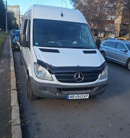 Белый Мерседес Sprinter, объемом двигателя 3.2 л и пробегом 288 тыс. км за 13600 $, фото 1 на Automoto.ua