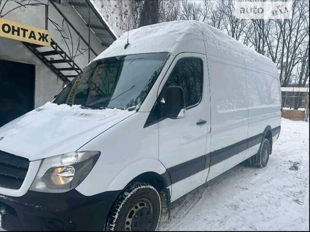 Белый Мерседес Sprinter, объемом двигателя 2.99 л и пробегом 583 тыс. км за 19700 $, фото 1 на Automoto.ua