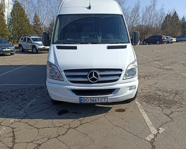Белый Мерседес Sprinter, объемом двигателя 2.2 л и пробегом 370 тыс. км за 19000 $, фото 1 на Automoto.ua