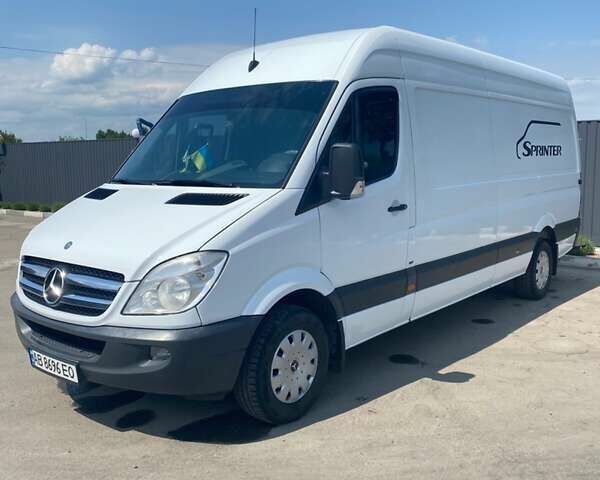 Белый Мерседес Sprinter, объемом двигателя 0 л и пробегом 331 тыс. км за 13800 $, фото 1 на Automoto.ua