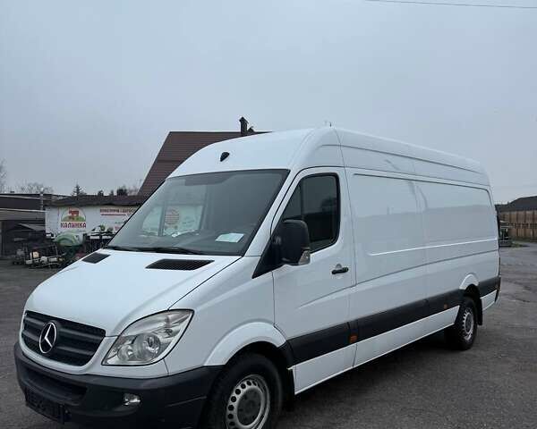 Белый Мерседес Sprinter, объемом двигателя 3 л и пробегом 348 тыс. км за 18200 $, фото 1 на Automoto.ua