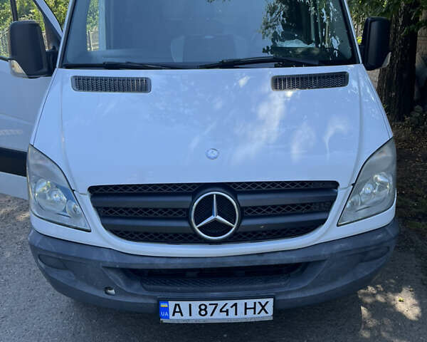 Белый Мерседес Sprinter, объемом двигателя 2.1 л и пробегом 468 тыс. км за 16500 $, фото 1 на Automoto.ua