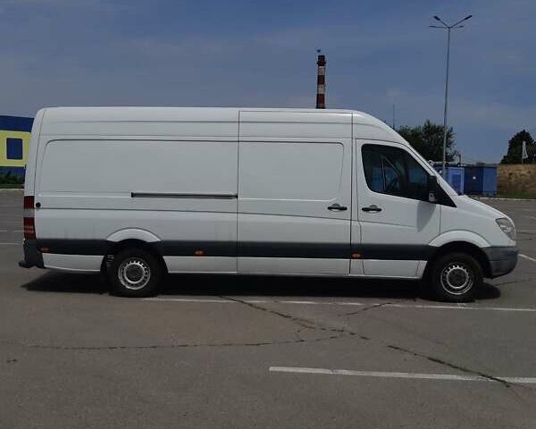 Белый Мерседес Sprinter, объемом двигателя 2.2 л и пробегом 281 тыс. км за 14999 $, фото 1 на Automoto.ua