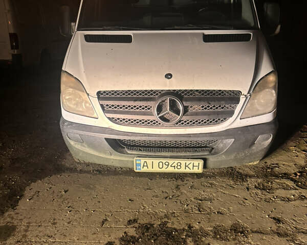 Белый Мерседес Sprinter, объемом двигателя 2.1 л и пробегом 372 тыс. км за 10500 $, фото 1 на Automoto.ua