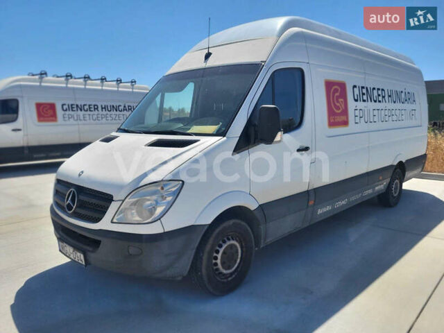 Белый Мерседес Sprinter, объемом двигателя 2.2 л и пробегом 262 тыс. км за 14172 $, фото 1 на Automoto.ua