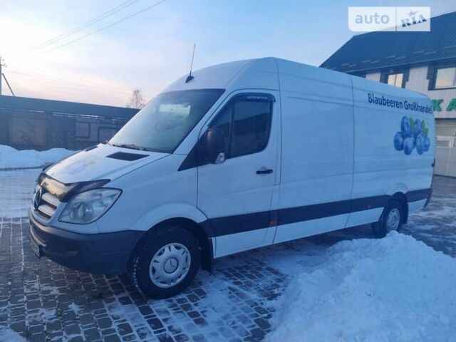 Белый Мерседес Sprinter, объемом двигателя 3.22 л и пробегом 390 тыс. км за 18000 $, фото 1 на Automoto.ua