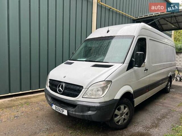 Белый Мерседес Sprinter, объемом двигателя 2.14 л и пробегом 449 тыс. км за 13300 $, фото 1 на Automoto.ua