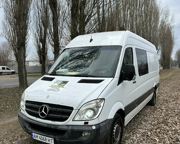 Белый Мерседес Sprinter, объемом двигателя 2.7 л и пробегом 750 тыс. км за 14500 $, фото 1 на Automoto.ua