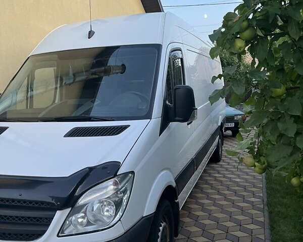 Белый Мерседес Sprinter, объемом двигателя 2.1 л и пробегом 303 тыс. км за 14999 $, фото 1 на Automoto.ua