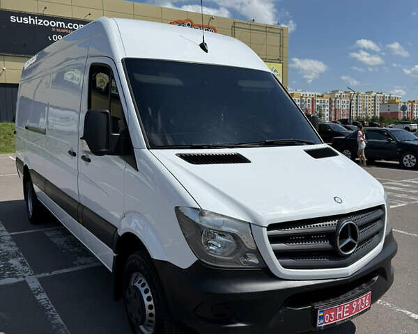 Белый Мерседес Sprinter, объемом двигателя 2.2 л и пробегом 270 тыс. км за 27500 $, фото 1 на Automoto.ua