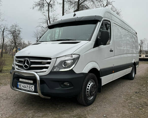 Белый Мерседес Sprinter, объемом двигателя 3 л и пробегом 210 тыс. км за 34800 $, фото 1 на Automoto.ua