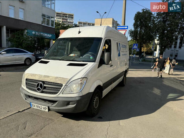 Белый Мерседес Sprinter, объемом двигателя 2.14 л и пробегом 287 тыс. км за 11500 $, фото 1 на Automoto.ua