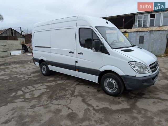 Белый Мерседес Sprinter, объемом двигателя 2.14 л и пробегом 370 тыс. км за 12500 $, фото 1 на Automoto.ua