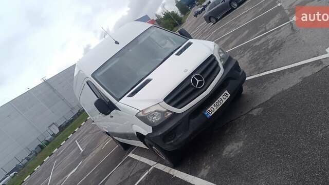 Белый Мерседес Sprinter, объемом двигателя 2.15 л и пробегом 300 тыс. км за 14000 $, фото 1 на Automoto.ua