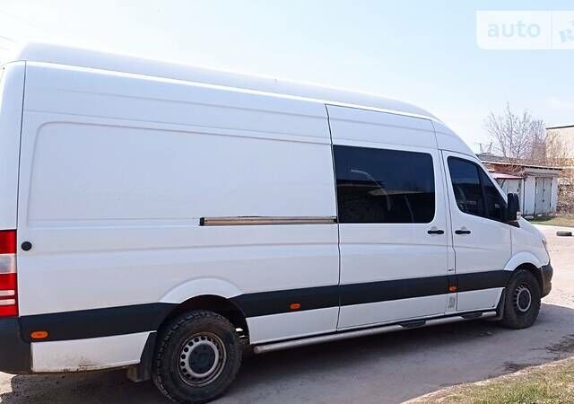 Белый Мерседес Sprinter, объемом двигателя 3 л и пробегом 520 тыс. км за 19000 $, фото 1 на Automoto.ua