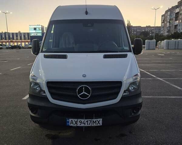 Белый Мерседес Sprinter, объемом двигателя 3 л и пробегом 386 тыс. км за 35000 $, фото 1 на Automoto.ua