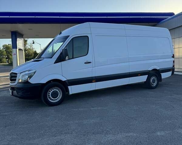 Белый Мерседес Sprinter, объемом двигателя 2.1 л и пробегом 325 тыс. км за 15999 $, фото 1 на Automoto.ua