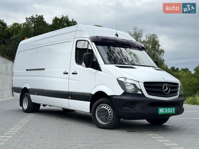 Белый Мерседес Sprinter, объемом двигателя 3 л и пробегом 245 тыс. км за 35351 $, фото 1 на Automoto.ua