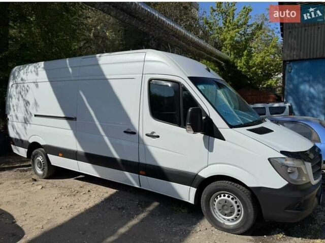Белый Мерседес Sprinter, объемом двигателя 0 л и пробегом 220 тыс. км за 16500 $, фото 1 на Automoto.ua