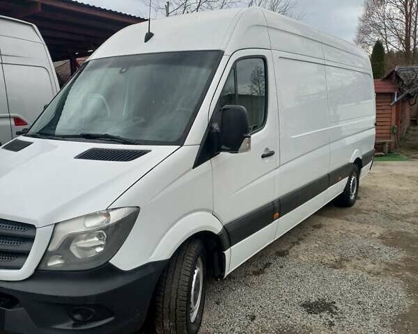 Белый Мерседес Sprinter, объемом двигателя 2.14 л и пробегом 345 тыс. км за 15300 $, фото 1 на Automoto.ua