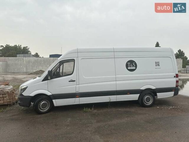 Белый Мерседес Sprinter, объемом двигателя 2.14 л и пробегом 235 тыс. км за 19800 $, фото 1 на Automoto.ua