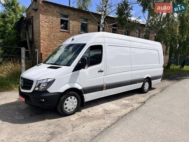 Белый Мерседес Sprinter, объемом двигателя 2.2 л и пробегом 385 тыс. км за 23638 $, фото 1 на Automoto.ua