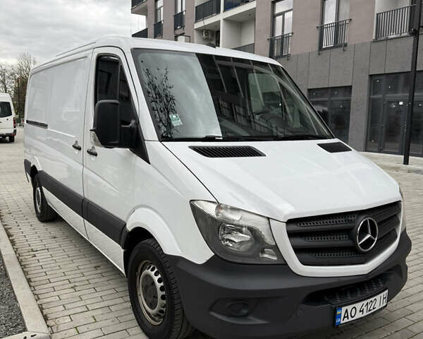 Белый Мерседес Sprinter, объемом двигателя 2.16 л и пробегом 305 тыс. км за 15599 $, фото 1 на Automoto.ua