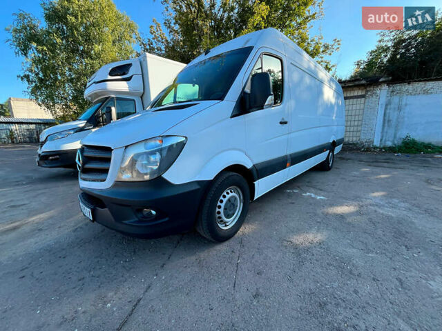 Белый Мерседес Sprinter, объемом двигателя 3 л и пробегом 313 тыс. км за 31000 $, фото 1 на Automoto.ua