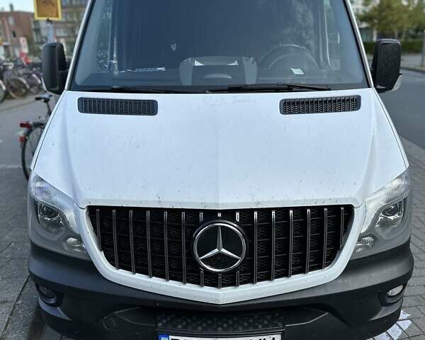 Белый Мерседес Sprinter, объемом двигателя 2.14 л и пробегом 550 тыс. км за 21000 $, фото 1 на Automoto.ua