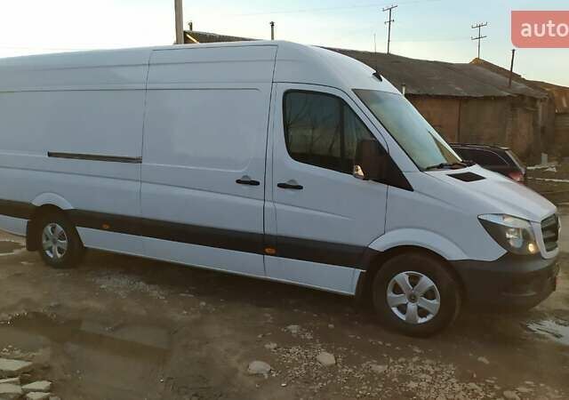 Белый Мерседес Sprinter, объемом двигателя 3 л и пробегом 332 тыс. км за 24650 $, фото 1 на Automoto.ua