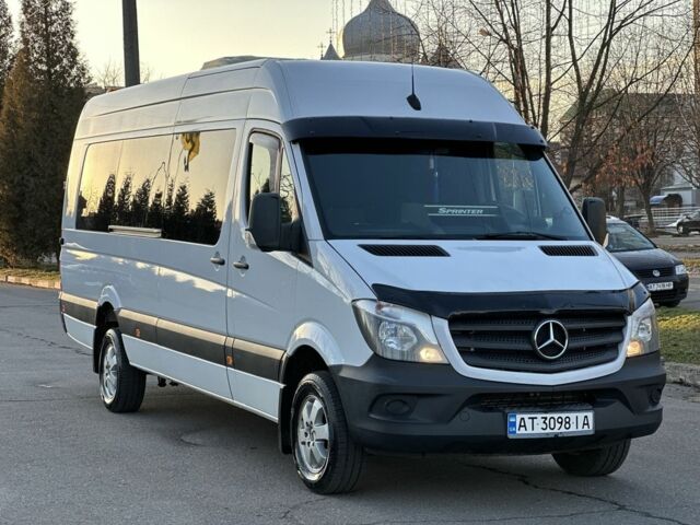 Белый Мерседес Sprinter, объемом двигателя 3 л и пробегом 300 тыс. км за 35500 $, фото 1 на Automoto.ua