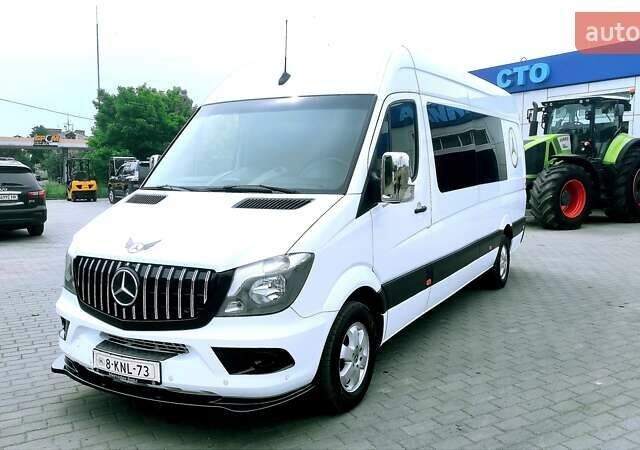 Белый Мерседес Sprinter, объемом двигателя 2.2 л и пробегом 250 тыс. км за 33999 $, фото 1 на Automoto.ua