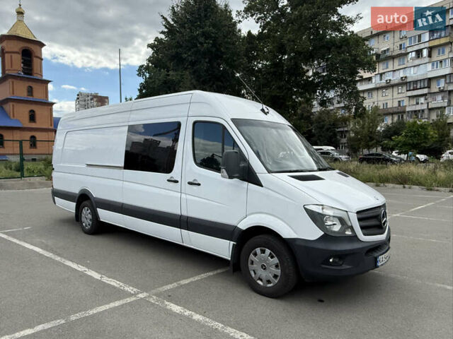 Белый Мерседес Sprinter, объемом двигателя 3 л и пробегом 404 тыс. км за 37000 $, фото 1 на Automoto.ua