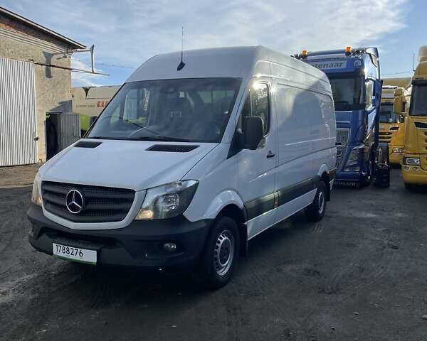 Белый Мерседес Sprinter, объемом двигателя 0 л и пробегом 200 тыс. км за 25898 $, фото 1 на Automoto.ua