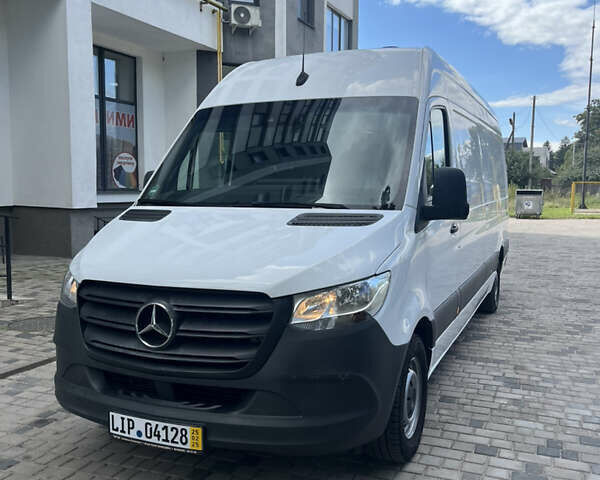 Белый Мерседес Sprinter, объемом двигателя 0 л и пробегом 241 тыс. км за 23200 $, фото 1 на Automoto.ua