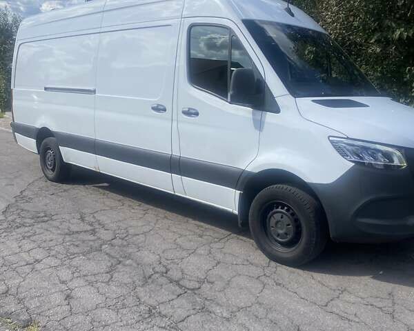 Белый Мерседес Sprinter, объемом двигателя 2.99 л и пробегом 337 тыс. км за 32000 $, фото 1 на Automoto.ua