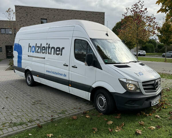Белый Мерседес Sprinter, объемом двигателя 2.2 л и пробегом 350 тыс. км за 23675 $, фото 1 на Automoto.ua