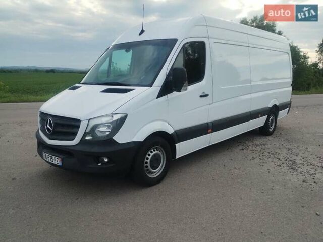 Белый Мерседес Sprinter, объемом двигателя 2.2 л и пробегом 262 тыс. км за 20800 $, фото 1 на Automoto.ua