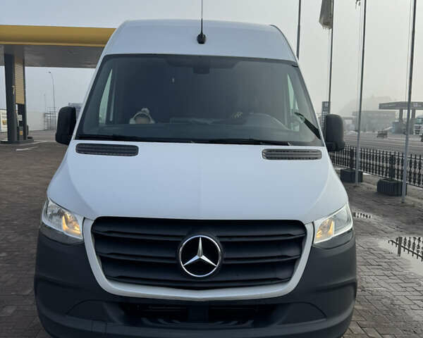 Белый Мерседес Sprinter, объемом двигателя 2.14 л и пробегом 660 тыс. км за 27509 $, фото 1 на Automoto.ua