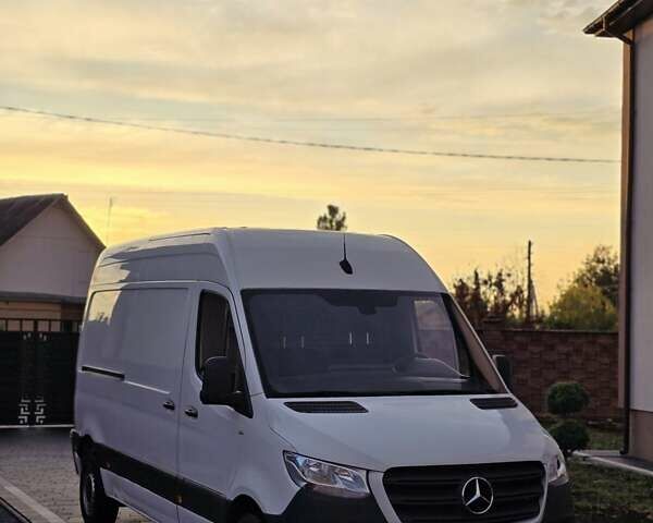 Білий Мерседес Sprinter, об'ємом двигуна 2.14 л та пробігом 131 тис. км за 21422 $, фото 1 на Automoto.ua