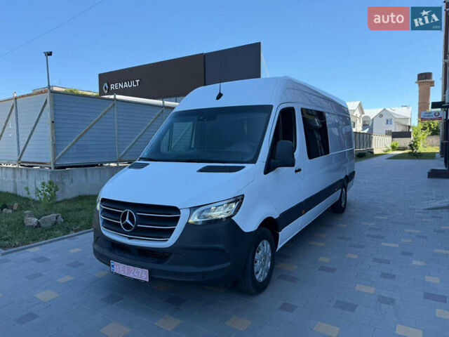 Белый Мерседес Sprinter, объемом двигателя 3 л и пробегом 183 тыс. км за 46623 $, фото 1 на Automoto.ua