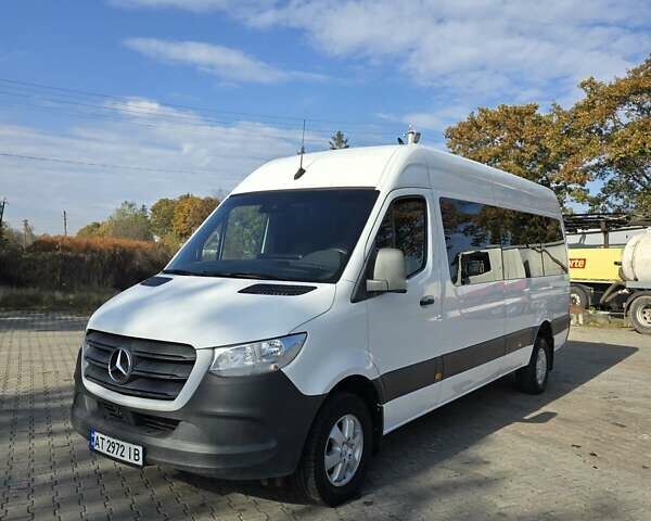 Белый Мерседес Sprinter, объемом двигателя 2.99 л и пробегом 650 тыс. км за 37000 $, фото 1 на Automoto.ua