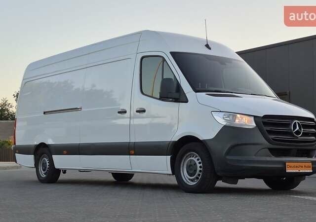 Белый Мерседес Sprinter, объемом двигателя 0 л и пробегом 236 тыс. км за 23555 $, фото 1 на Automoto.ua